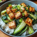 Gebratener Pak Choi mit knusprigem Tofu und Reis